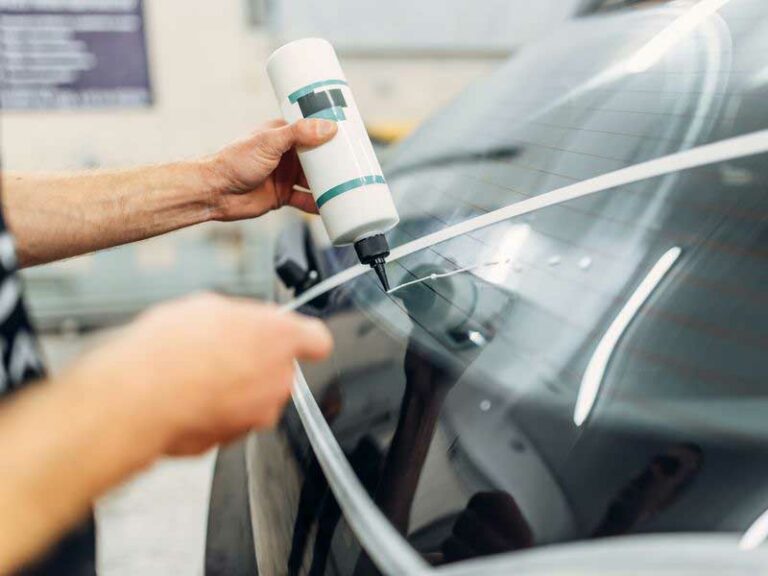 Comment enlever les rayures sur les vitres de voiture Astucesbox